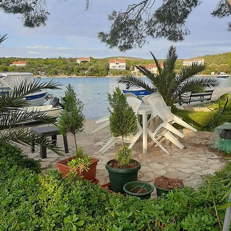 Holiday Home Artina 2 Lovište Eksteriør bilde
